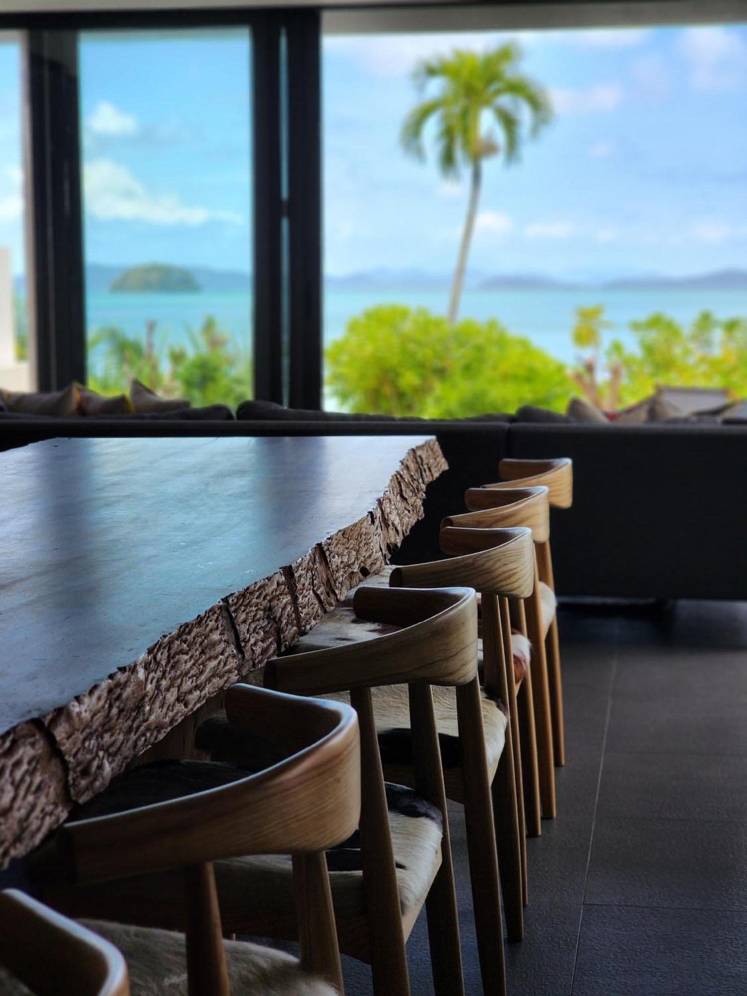 Luxury Beachfront Brahma 4 Bedroom At Ta-ke B