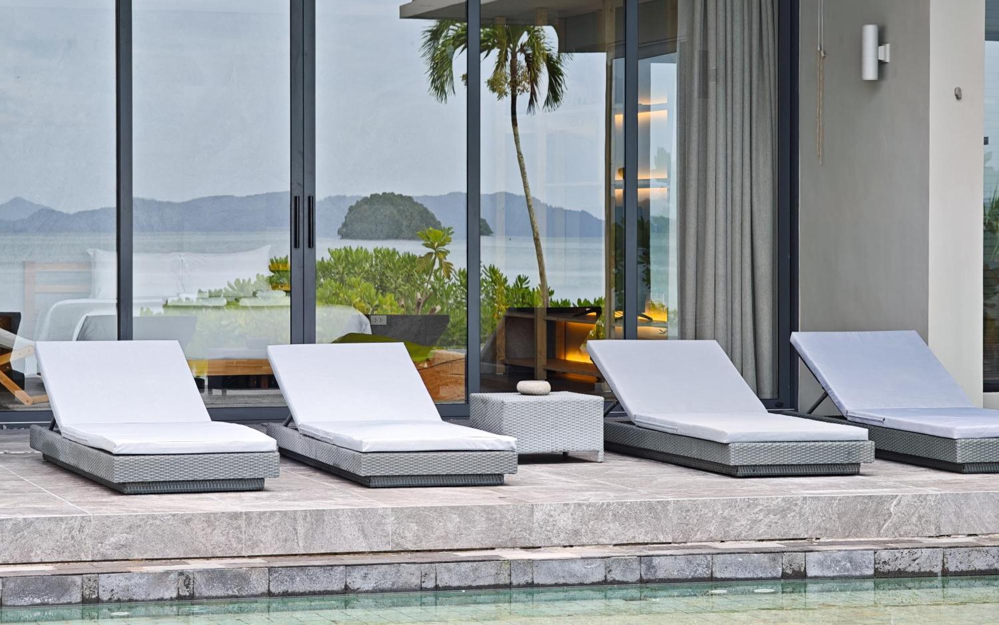 Luxury Beachfront Brahma 4 Bedroom At Ta-ke B *
