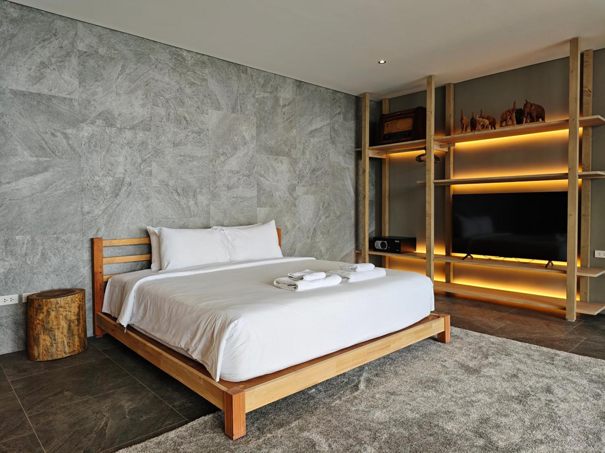 Luxury Beachfront Brahma 4 Bedroom At Ta-ke B