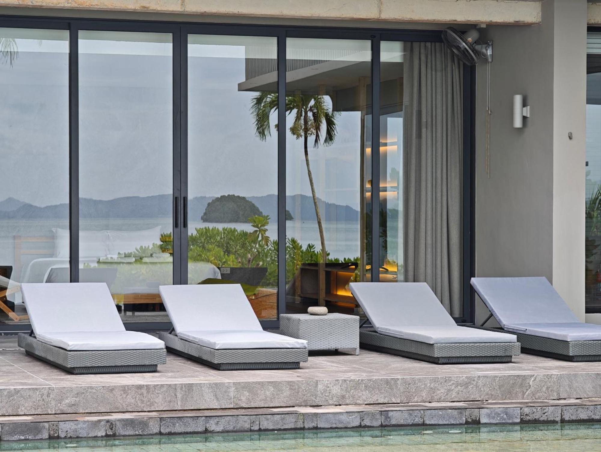 Luxury Beachfront Brahma 4 Bedroom At Ta-ke B Villa *