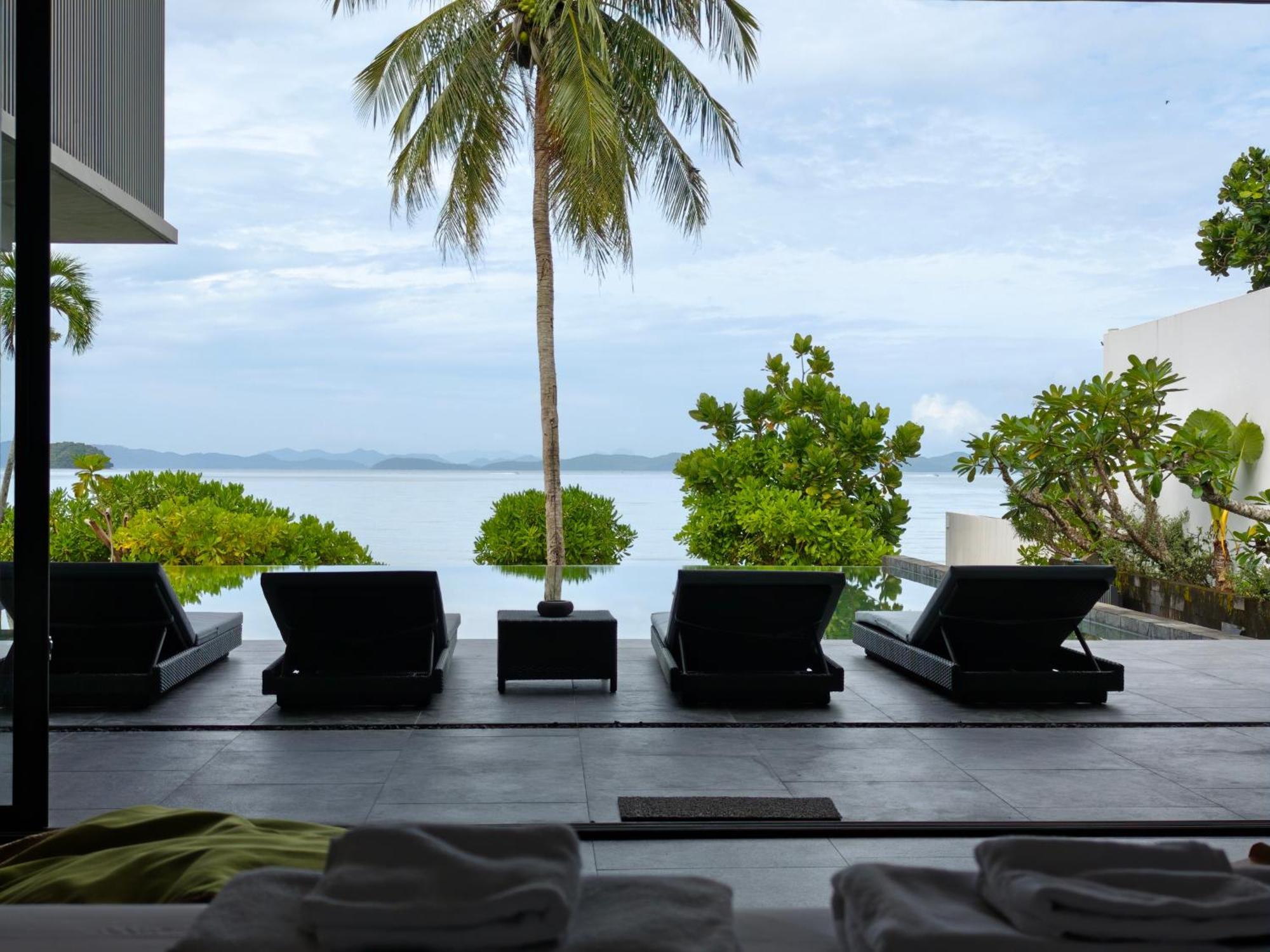Luxury Beachfront Brahma 4 Bedroom At Ta-ke B Villa