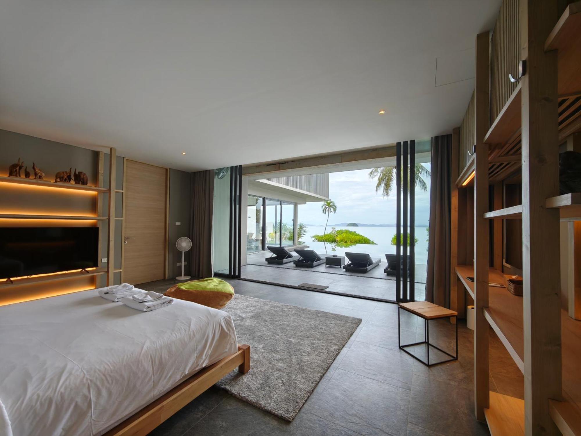 Luxury Beachfront Brahma 4 Bedroom At Ta-ke B * Ban Ao Kung