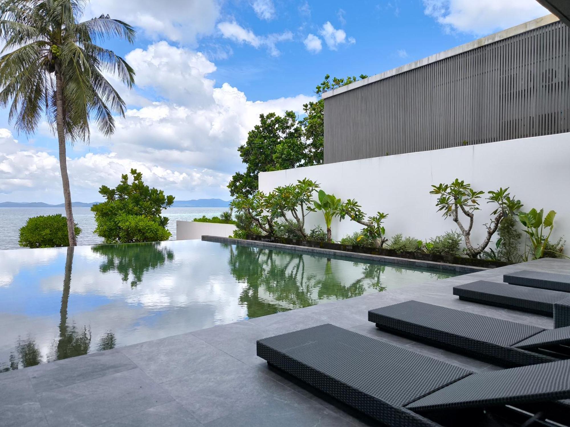 Villa Luxury Beachfront Brahma 4 Bedroom At Ta-ke B