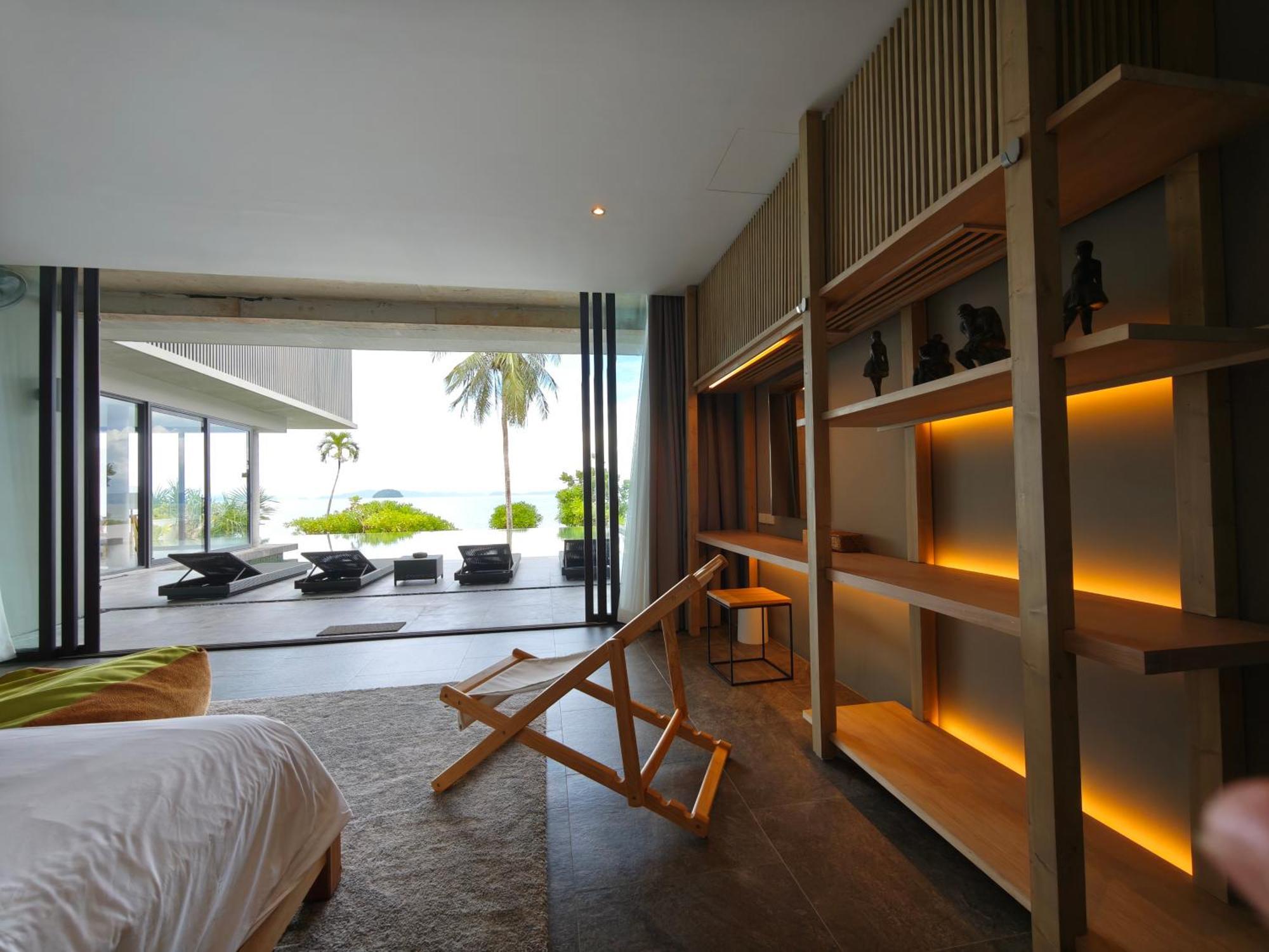 Luxury Beachfront Brahma 4 Bedroom At Ta-ke B Villa *