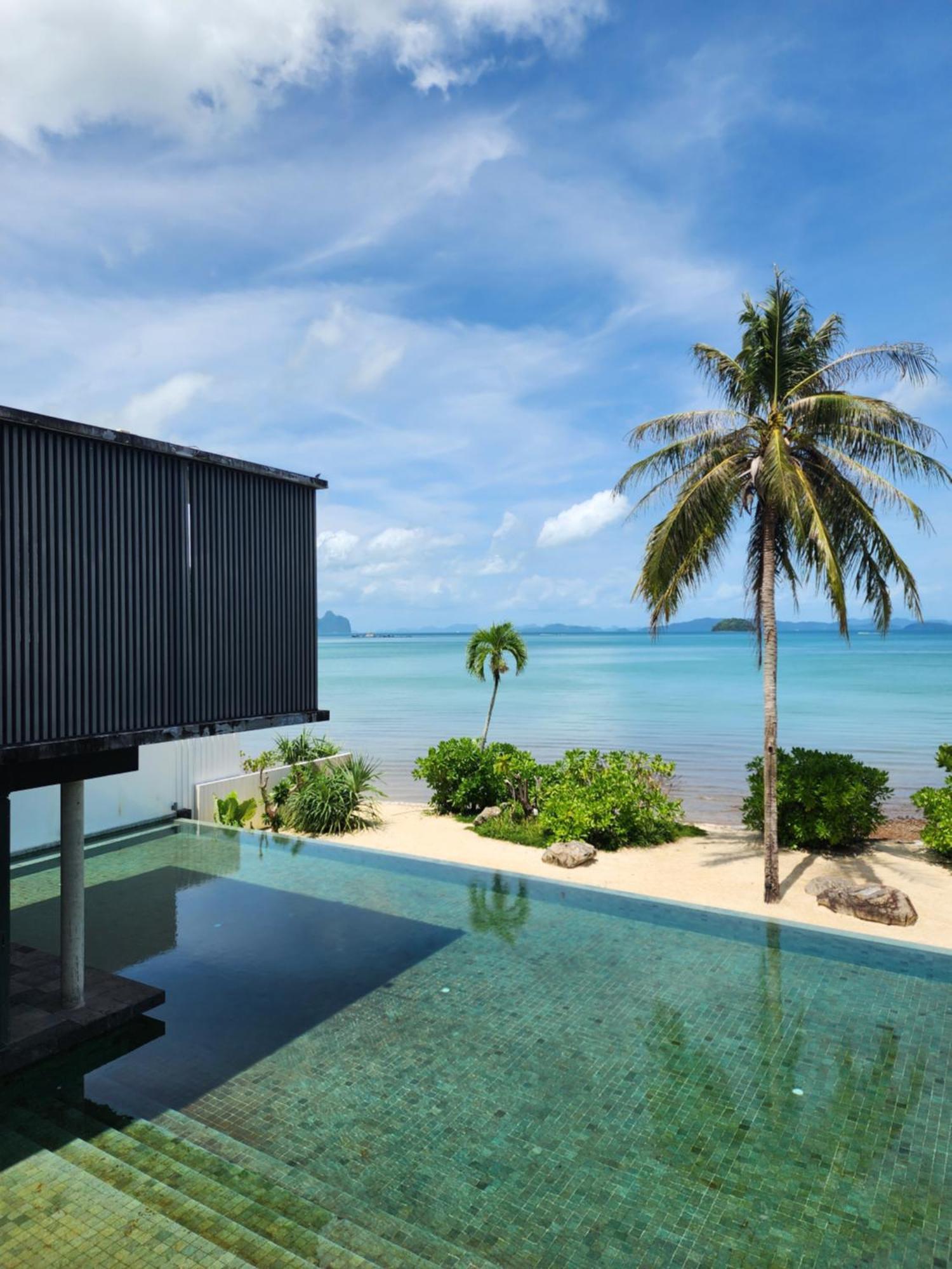 Luxury Beachfront Brahma 4 Bedroom At Ta-ke B Villa *